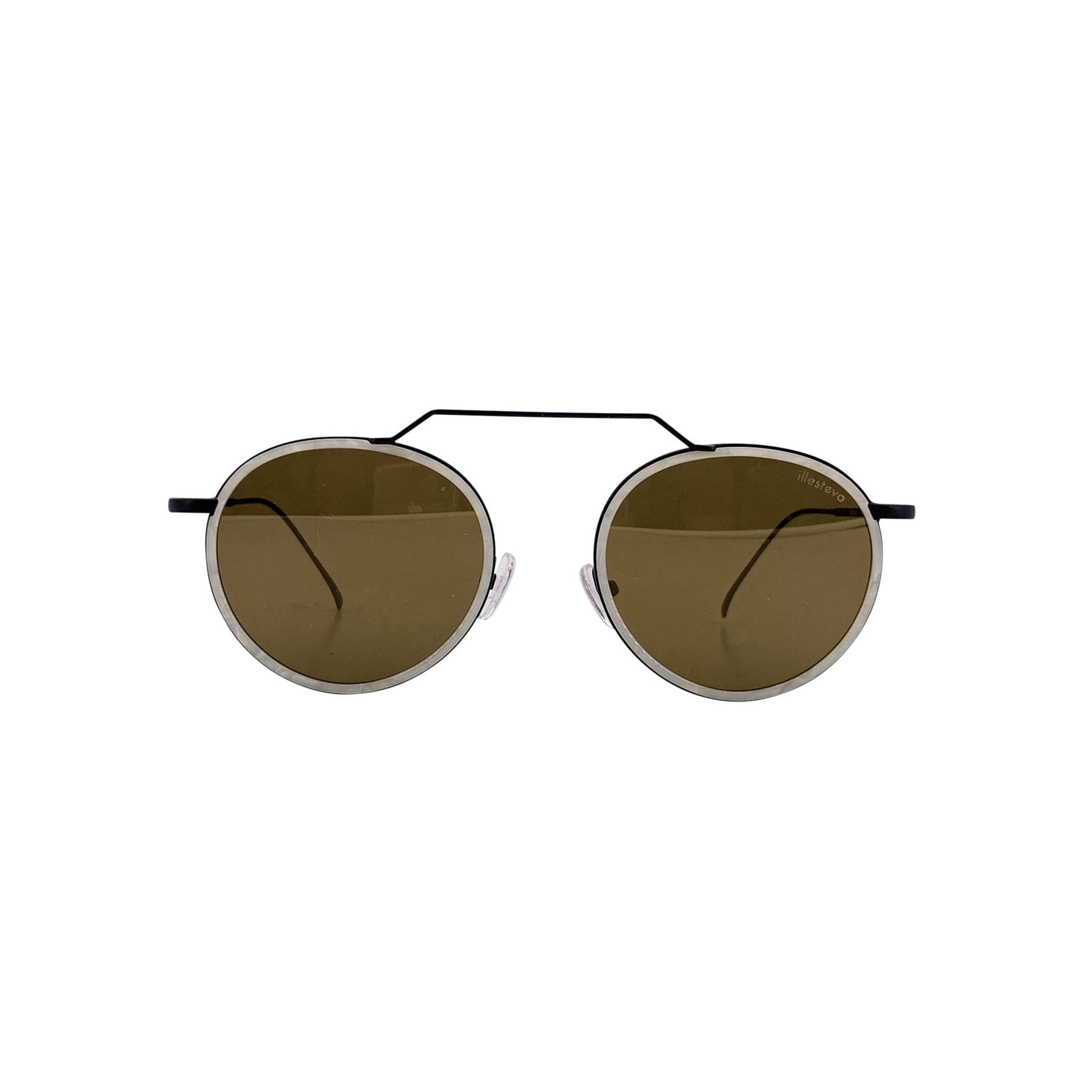 Illesteva Metal Sunglasses: A bold reinvention of a classic, the Illesteva Wynwood Ace Sunglasses, C2 (51/20 - 145) embody the brand's Miami roots with a modern, artistic twist. Crafted from lightweight metal in a sleek white an