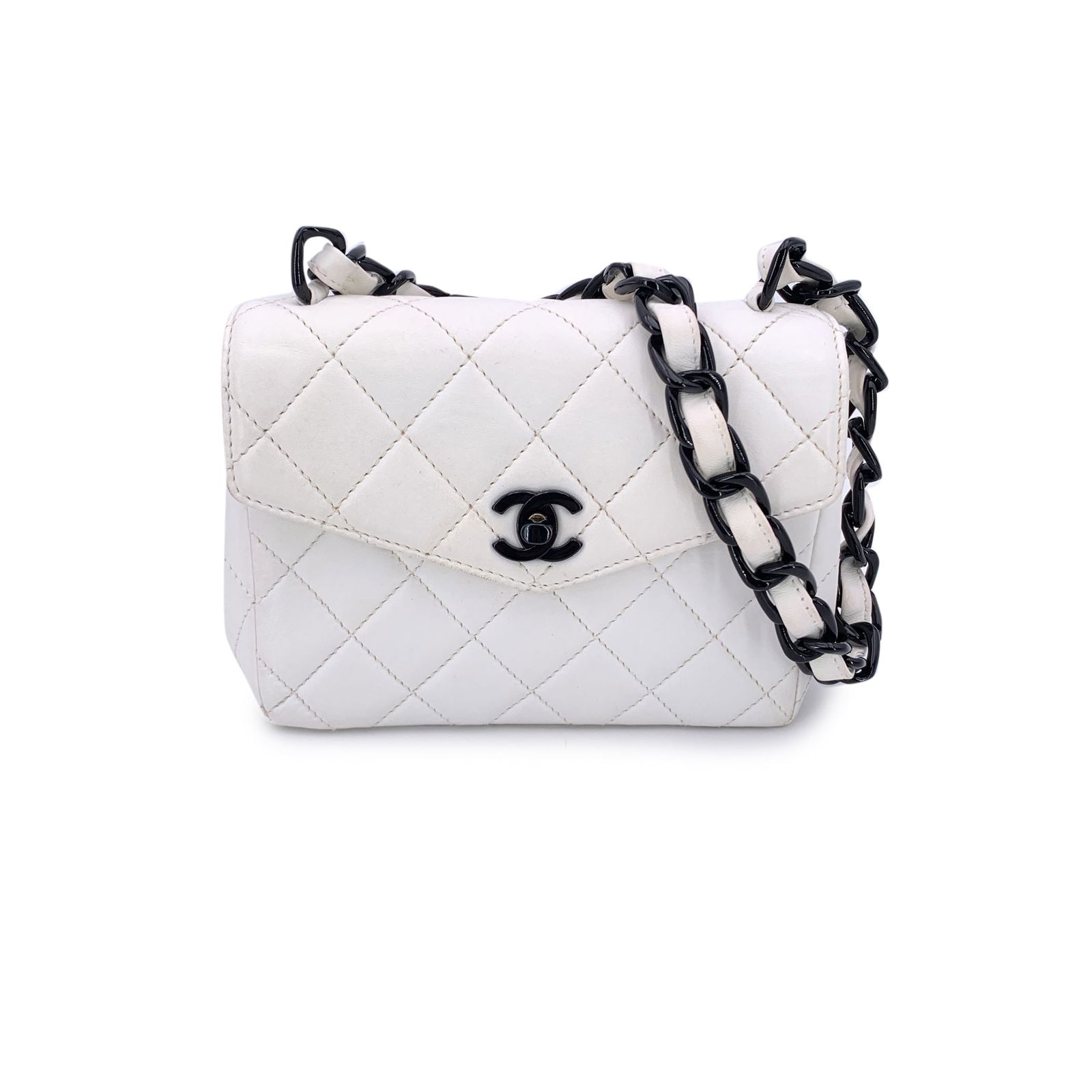 Chanel Vintage Leather Shoulder Bag Timeless/Classique: This beautiful Bag will come with a Certificate of ity provided by Entrupy. The certificate will be provided at no further cost A rare treasure for the Chanel collector, this Chanel Mini Kelly Flap Sh