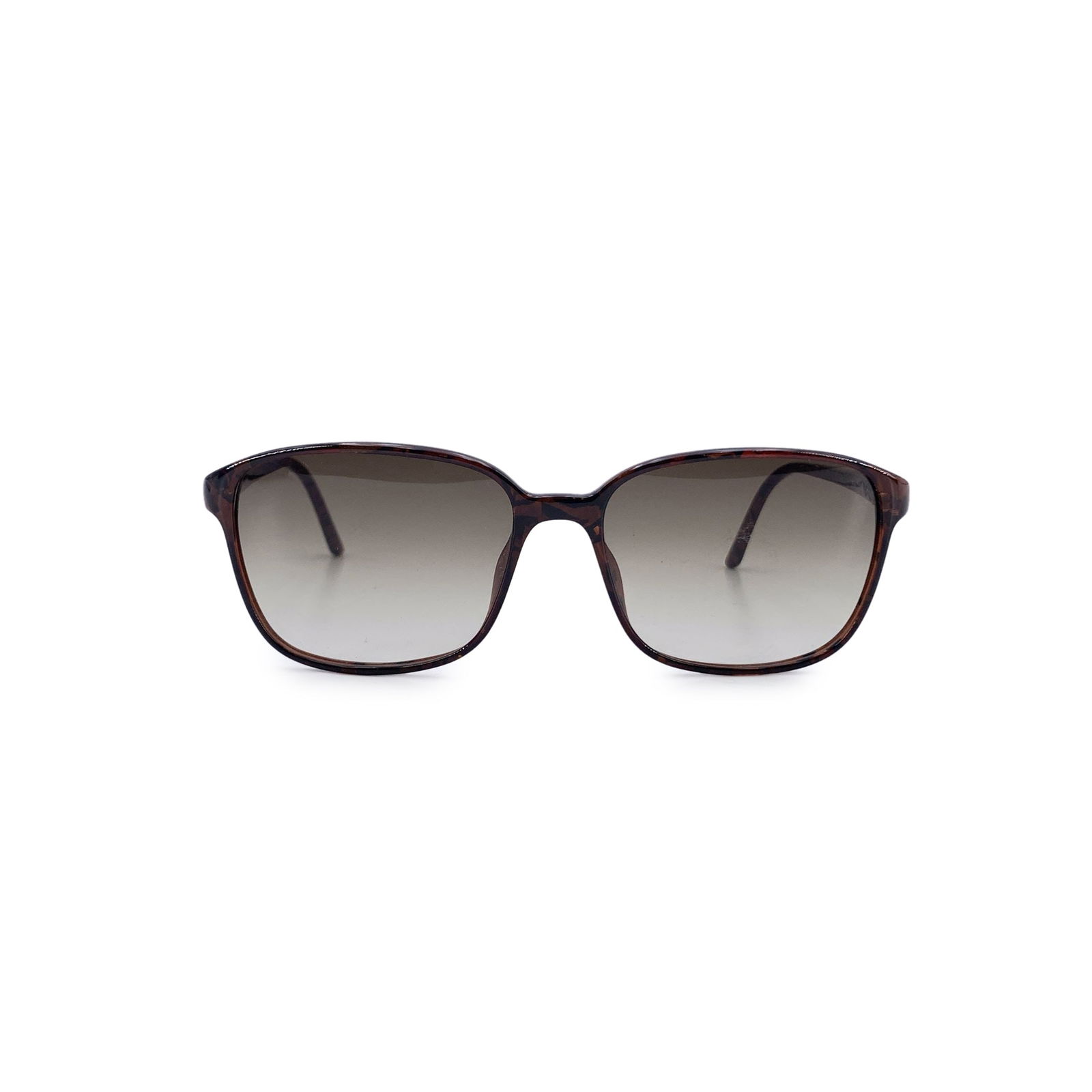 Dior Vintage Plastic Sunglasses: In the golden glow of the 1980s, where glamour met precision craftsmanship, Dior unveiled a design that captured the bold yet refined spirit of the era-these vintage caramel sunglasses, now preserved