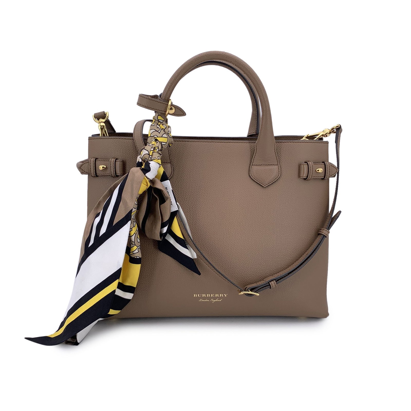 Burberry Leather Tote Bag The Banner: This beautiful Bag will come with a Certificate of ity provided by Entrupy. The certificate will be provided at no further cost Introducing the Burberry 'The Banner' Tote Bag - a sophisticated and ver