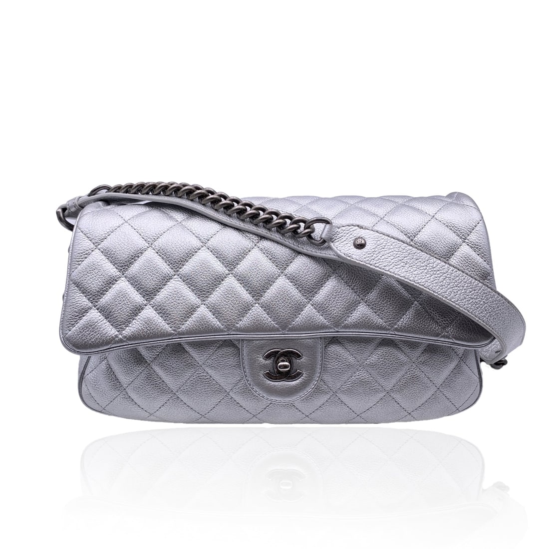 Chanel Leather Shoulder Bag Timeless/Classique (1 of 12)