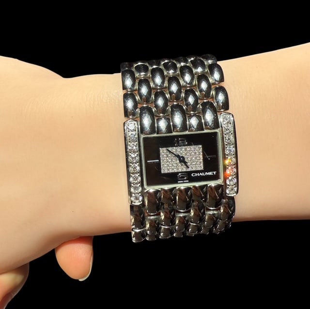 Full of Diamonds CHAUMET Ladies' Wristwatch Bracelet (1 of 8)
