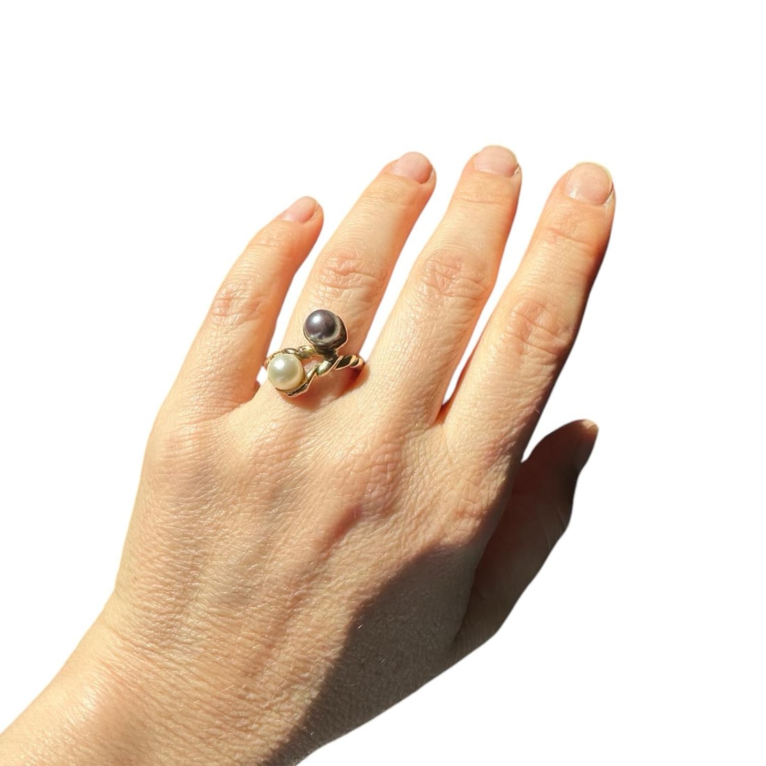 Elegant 18k Solid gold Ring with White & Black Pearls (1 of 4)