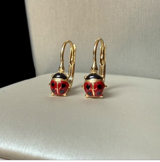18k solid gold Kids Ladybug Earrings: 18k solid gold Kids Ladybug Earrings weight: 1.9gr SKU: 10B Our company's certification is available for free, upon request If you wish to receive any other international lab certification, as GRS, pl