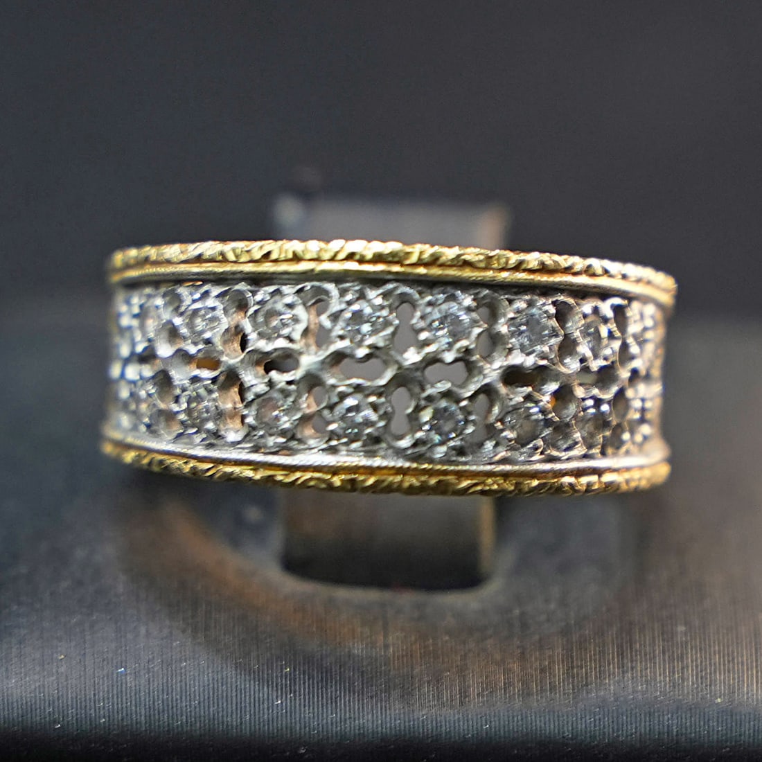 Buccellati Signature Wide Band Ring in 18K White and Yellow Gold with Central Diamond Pave, 6.57gr (1 of 5)