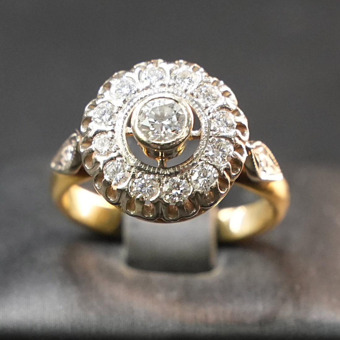 18K White & Yellow Gold Sculptural Circle Ring, a Radiant Embrace of 0.86ct Diamonds, 7.50gr (1 of 4)