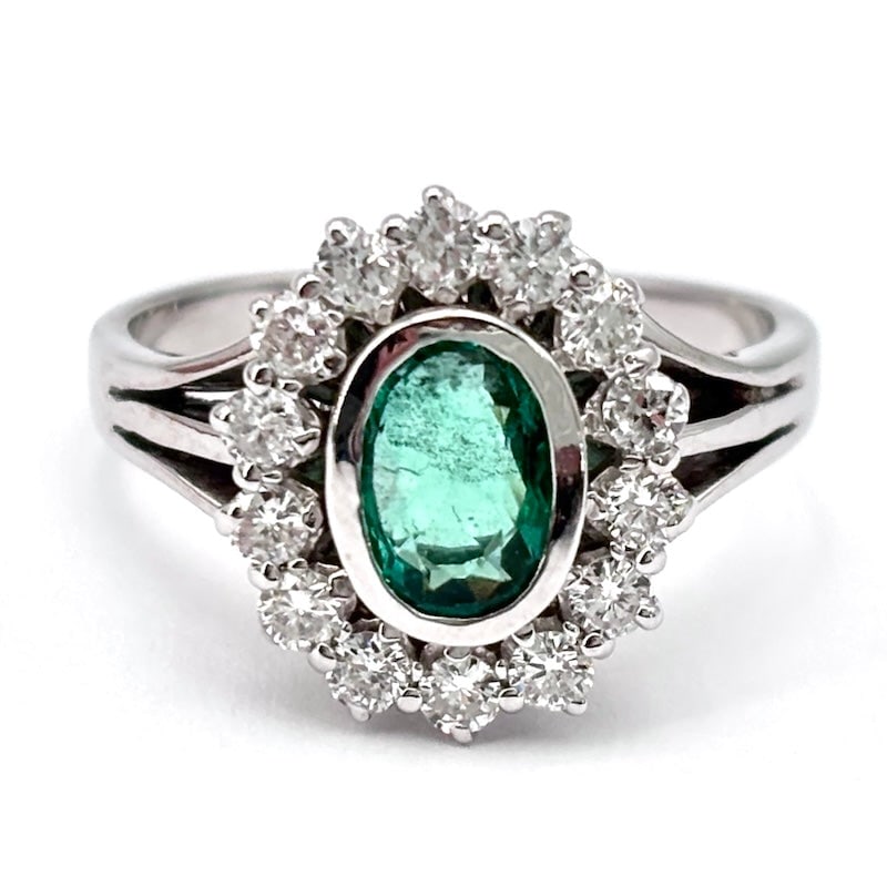 Daisy, emerald and diamond ring, white gold; 5.5 gr. (1 of 6)