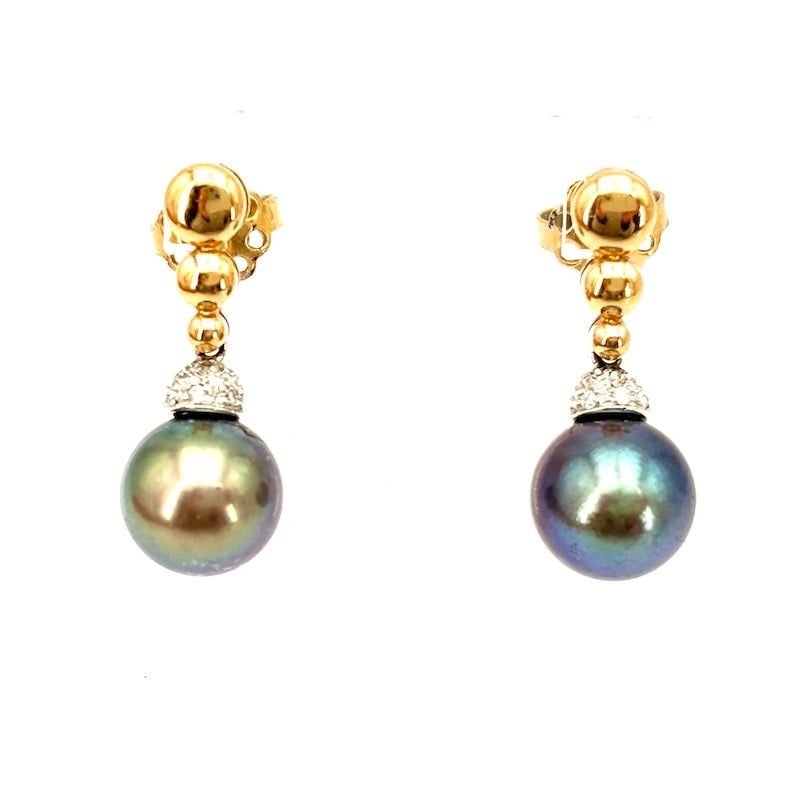 Black Tahitian pearls, rose gold and diamonds earrings, dangling; 4.13 gr.: Fascinating, exotic and precious short dangle earrings with black Tahitian pearls mounted on 18 kt rose and white gold with stud and butterfly as back. The timeless femininity of pearl earrings, in ex