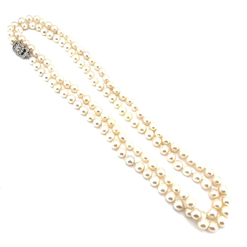 Akoya pearl necklace, 120 cm long, gold, vintage solitaire clasp and diamonds; 108.5 gr. (1 of 10)