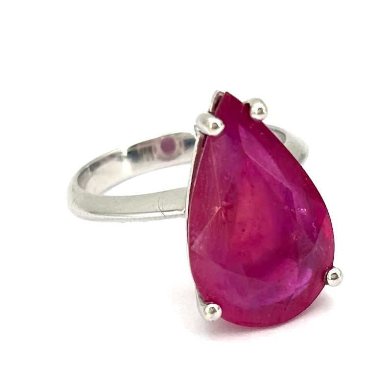 Ruby maxi drop ring, white gold; 5.28 gr. - 2