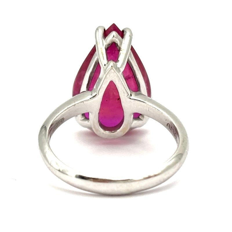 Ruby maxi drop ring, white gold; 5.28 gr. - 5