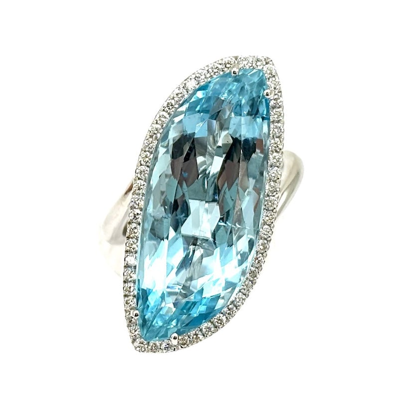 Stunning fancy aquamarine and diamond ring, white gold; 9.93 gr. (1 of 7)