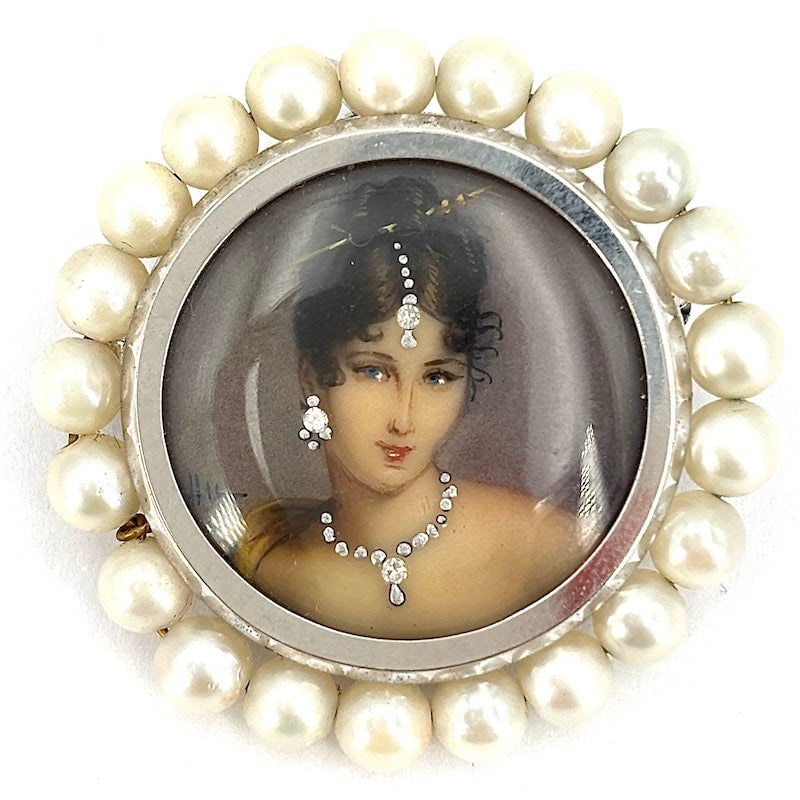 Masterpiece vintage pendant/brooch, with hand-painted checkers, pearls and gold; 10.56 gr.: Sumptuous, romantic and seductive 1940s-50s vintage jewelry, unique brooch/pendant piece! Our company's certification is available for free, upon request. If you wish to receive any other internationa