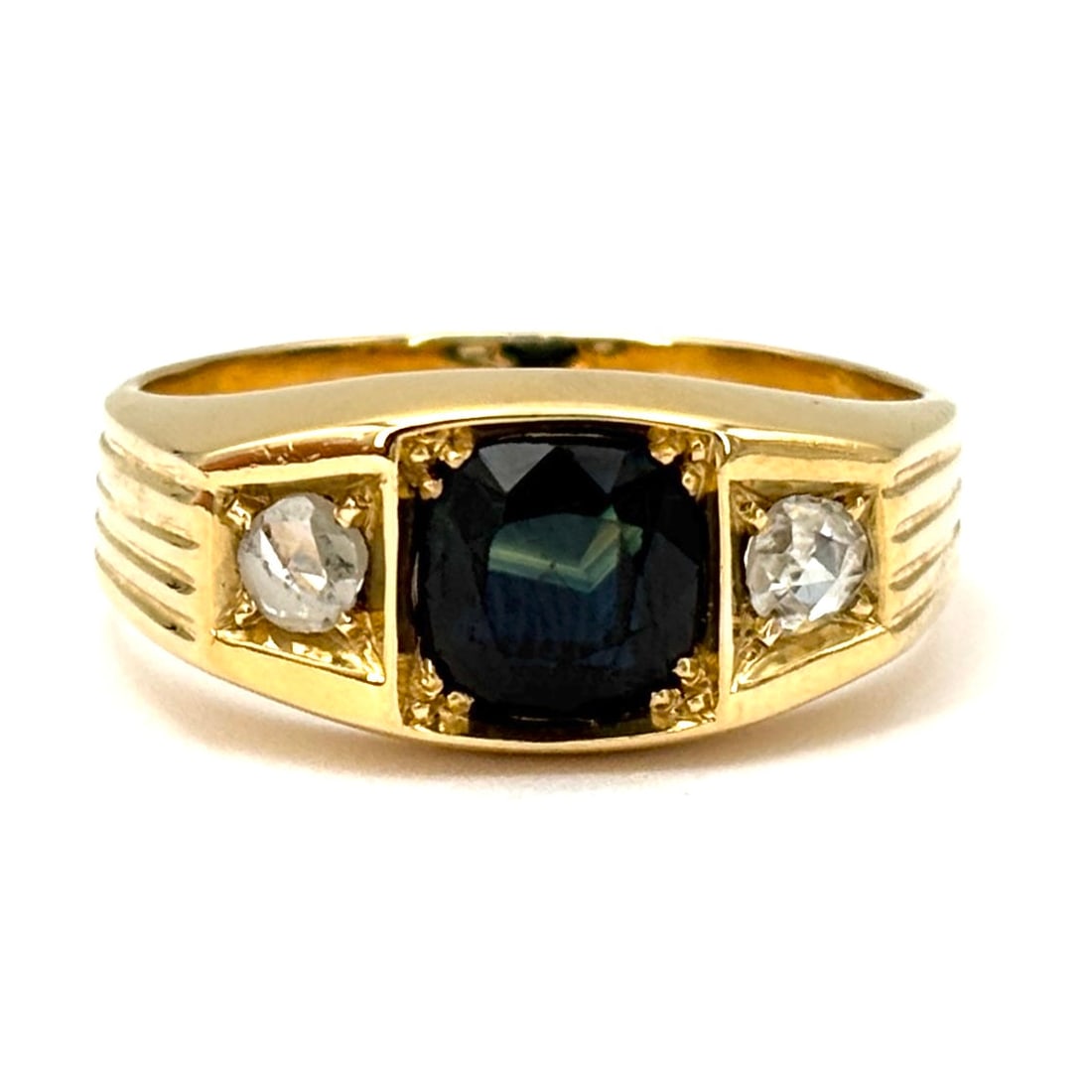 Men's band ring, sapphire, diamonds and gold; 11.30 gr. (1 of 6)