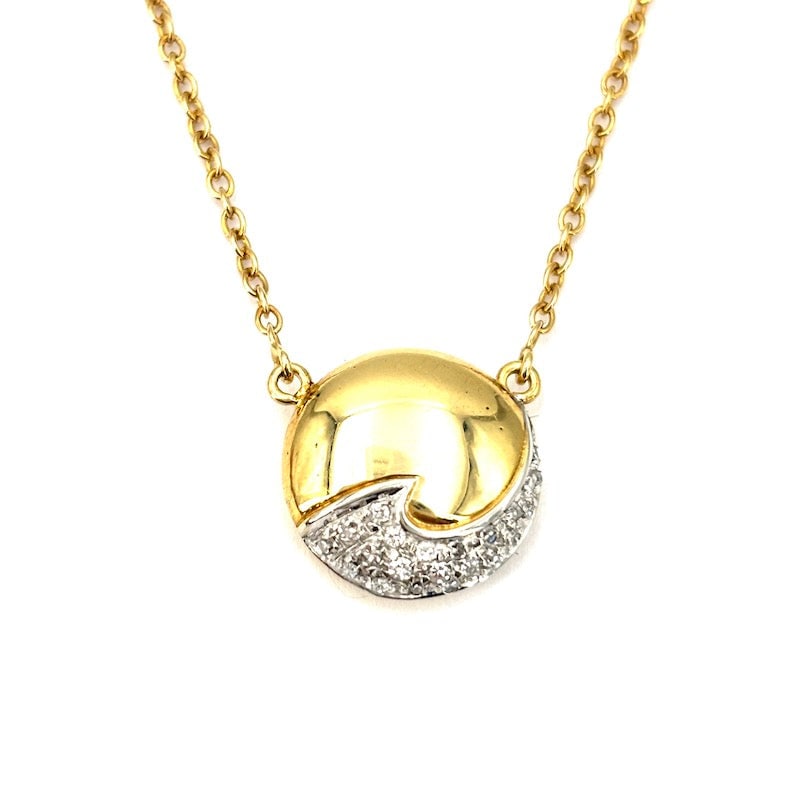 Yellow gold button pendant necklace and wave brilliants; 8.63 gr.: Unisex necklace with circular button pendant (1.5 cm in diameter), 18 kt yellow gold and stylized diamond wave. Beautiful!!! Our company's certification is available for free, upon request. If you wis