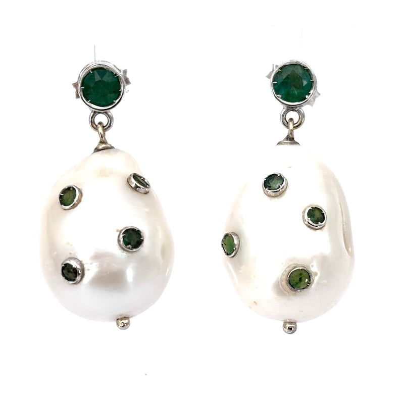 Australian pearl earrings, emeralds, gold - 8.98 gr.: Unusual, intense, enchanting white gold pendant earrings with exclusive 12-23 mm Australian baroque pearls and emeralds embellishing the rare and special composition. Direct setting in the pearl mantl