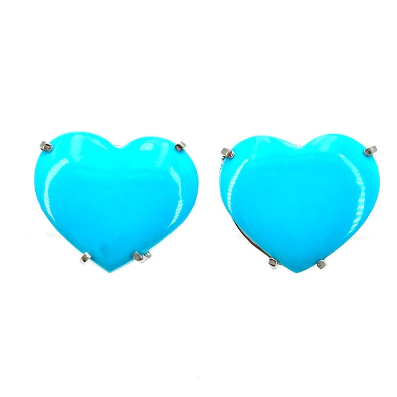 Earrings tuchese hearts on the lobe and white gold; 8.52 gr.: Fabulous and vibrant double heart cut button lobe earrings of natural turquoise! 18 kt white gold lobe earrings with fabulous large, clean and essential natural turquoise cabochon hearts! Pin and clip