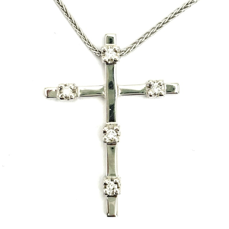 Cross pendant with 0.10-12ct white gold and brilliants necklace; 6.15 g (1 of 9)