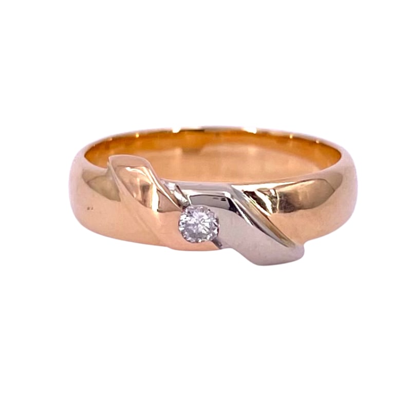 Tricolor gold solitaire band ring; 3.4 gr.: Adorable solitaire ring mounted on 18 kt tricolor gold band, with lovely central diamond. A ring as comfortable as a wedding band, also suitable as a pinky ! Our company's certification is available f