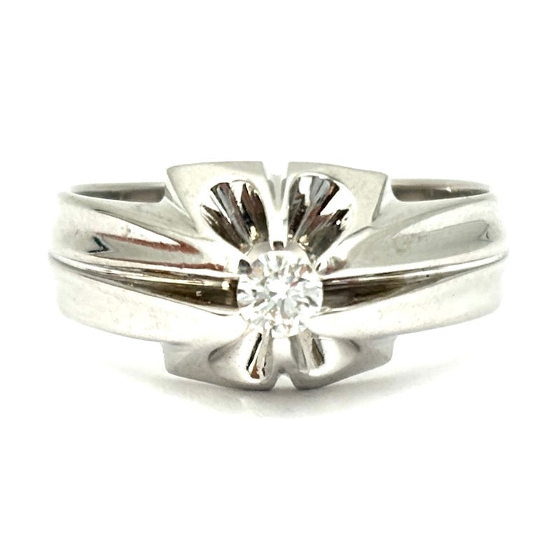 Men's brilliant solitaire and white gold ring; 7.87 gr.: Beautiful unisex vintage ring, in 18 kt white gold, with central solitaire brilliant. Simplicity, grandeur and value in a distinctive combination, for a man of great personality, charm and style! Our