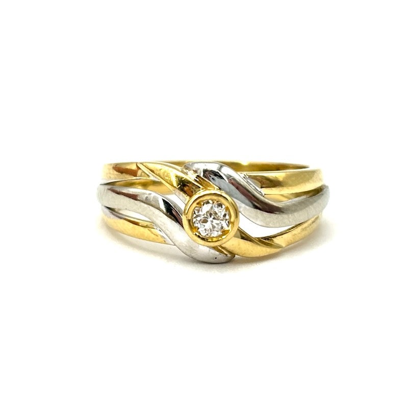 Two-tone gold band ring with solitaire diamond; 4.07 gr (1 of 7)