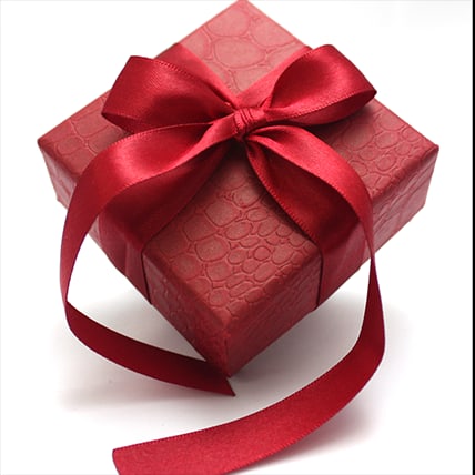 Semi eternel gold, diamond and ruby solitaire ring; 2.2 gr. - 5