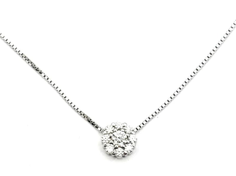 Elegant 18K White Gold Diamond Daisy Cluster Pendant Necklace 0.22 ct F-VS Brilliant Cut, 2.52 g (1 of 4)