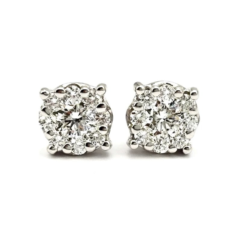 Sparkling 18kt White Gold Daisy Stud Earrings with 0.95ct Brilliant Diamonds, 2.70g (1 of 4)