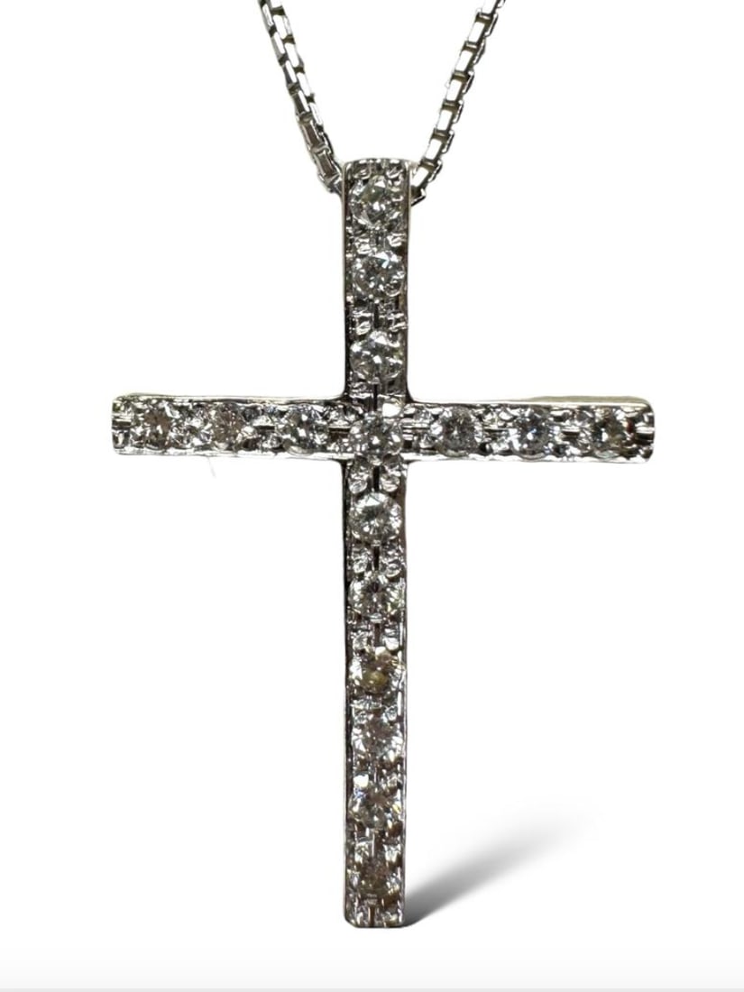 Brand New 5,46gr 18k Solid Gold Cross Pendant with natural Diamonds necklace: Brand New 5,46gr 18k Solid Gold Cross Pendant with natural Diamonds necklace weight: 5,46gr SKU 78/20c Our company's certification is available for free, upon request If you wish to receive any other 