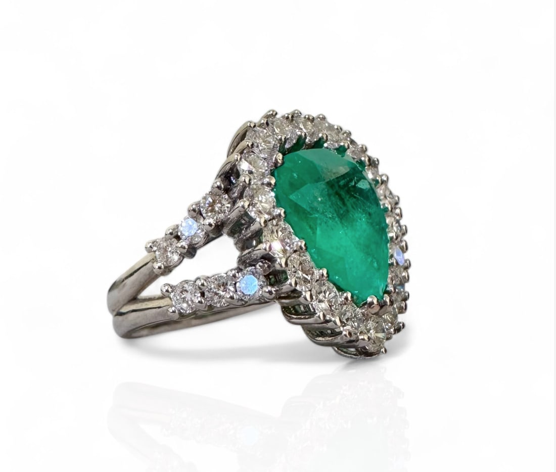Stop and Look at this Stunning 4.60ct Breathtaking GRS Certified Muzo Colombian Emerald Ring (1 of 7)