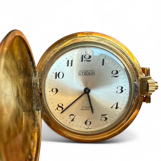 STENIS Gold plated Pocket Swiss made watch 17 Rubis Incabloc: STENIS Gold plated Pocket Swiss made watch 17 Rubis Incabloc The watch comes as you can see thru the pictures Case: 43x43mm crown excluded Perfectly working SKU: 24w Swiss Made Incabloc movement Rare 