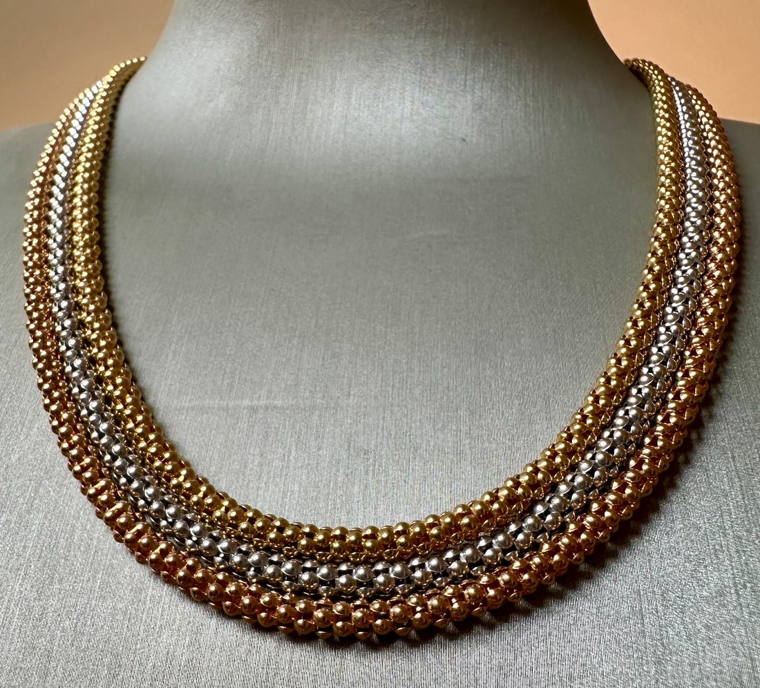 Wonderful Made in Italy 40gr 18k tri color solid gold Necklace: Wonderful Made in Italy 40gr 18k tri color solid gold Necklace weight: 39.5gr SKU: 116 Our company's certification is available for free, upon request