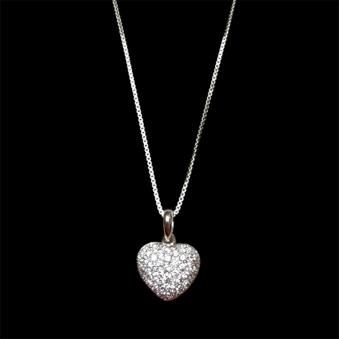 10.4gr 18k white solid gold Necklace with Heart pendant full of natural Diamonds: 10.4gr 18k white solid gold Necklace with Heart pendant full of natural Diamonds size: 15,5 x 15,3 weight: 10.4gr SKU: 78/20B