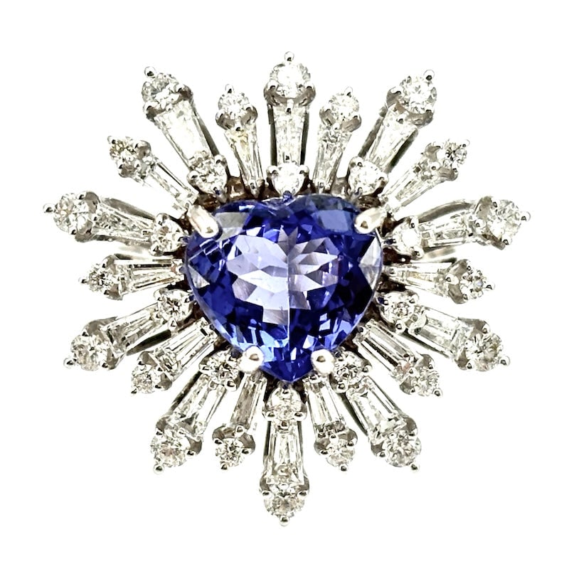 Firework ring heart of tanzanite and brilliants, gold; 7.9 gr.: An explosive and hyper precious dream! Masterpiece firework ring in 18kt white gold with beautiful central tanzanite heart and an explosion of brilliants and white tepps. An impressive composition
