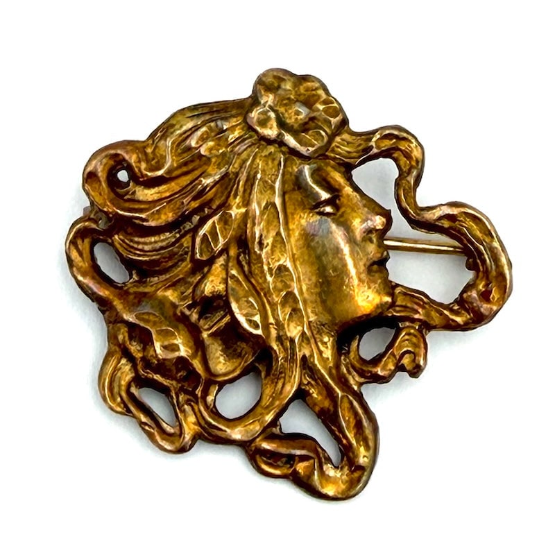 Vintage Art Nouveau brooch, woman gold; 4.28 gr.: Bewitching and magical period jewel, authentic piece of Art Nouveau brooch. Our company's certification is available for free, upon request. If you wish to receive any other international lab certific