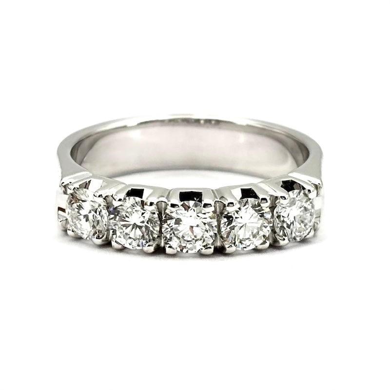 Riviera ring 5 brilliants and white gold - 0.95 ct; 5.16 gr: A beautiful riviera, universal white ring, immortal and eternal! 18 kt white gold riviera ring with 5 brilliants for 0.95 ct. A timeless and sparkling ring for every woman in the world! Our company's 