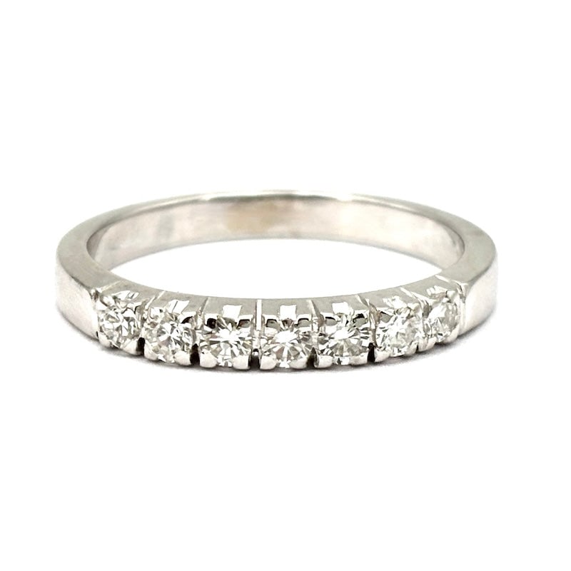 Riviera ring brilliants and white gold - 0.25-0.30ct; 2.98 gr: A delicious real d'OCCASION! Adorable white classic ring, fine and universal! 18 kt white gold riviera ring with 5 rhinestones for 0.25-0.30 ct total. A timeless ring, super affordable and matchable w