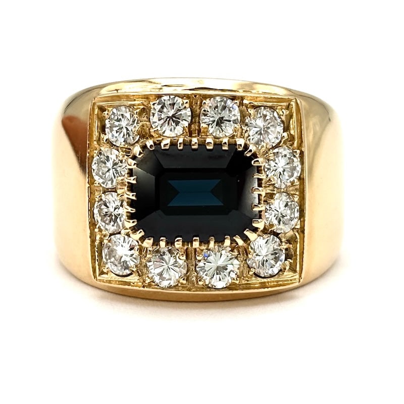 Vintage maxi band ring, sapphire, diamonds and yellow gold; 10.4 gr.: Superlative vintage large, high band yellow gold ring with central rectangular maxi sapphire and perimeter diamonds. Precious retro style, ultra dramatic, but really super comfortable! Exceptional occ