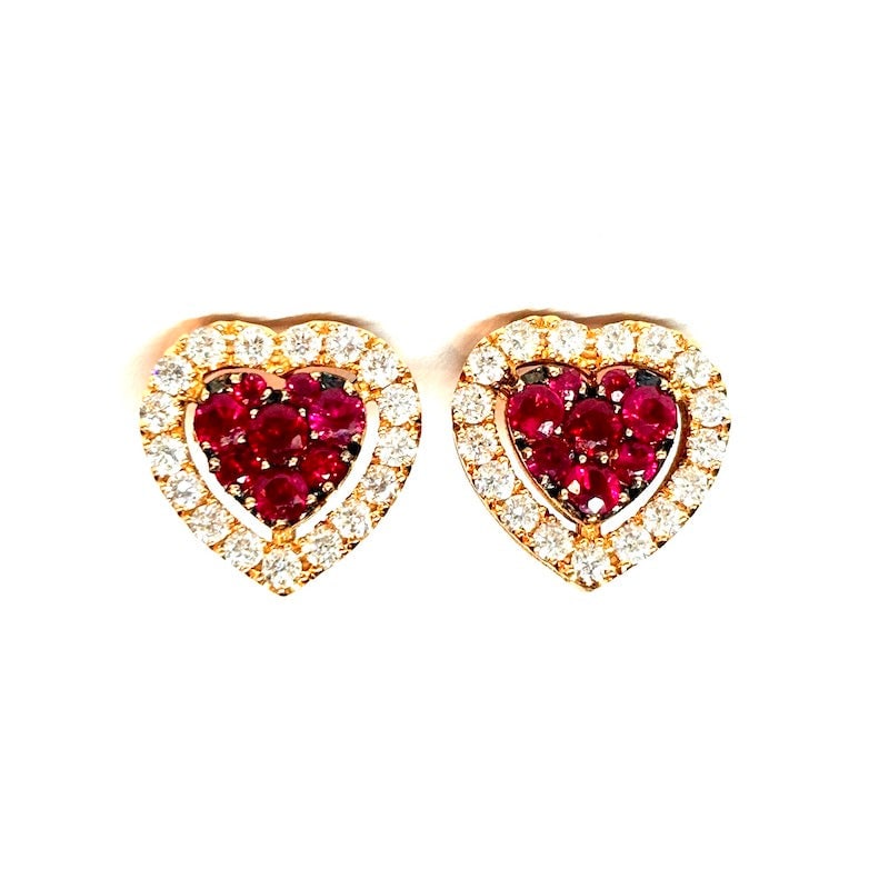 Hearts rubies, diamonds and rose gold lobe earrings; 7.31 gr.: Wonderful heart lobe earrings with central rubies on dark electroplating and perimeter diamonds on rose gold. 18 kt gold, post and large button butterfly as back for a romantic, irresistible, highly p