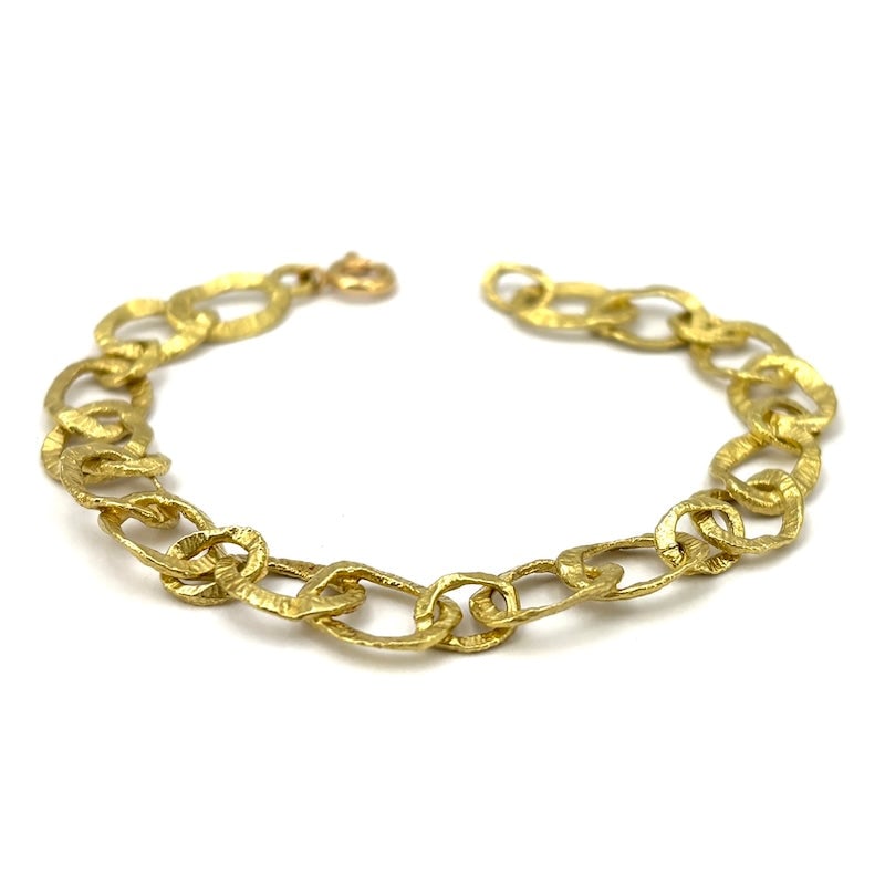 Yellow gold beaten chain bracelet; 11.75 gr - 18 cm (1 of 9)