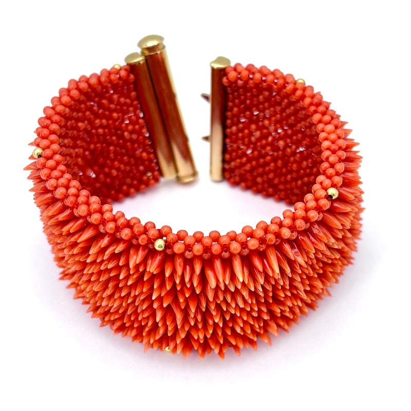 Coral and gold bracelet, handcrafted woven wide band; 19.5 cm - 82 gr.: Crazy uniqueness! Fabulous red 4 cm wide band bracelet with spikes, micro stones and micro boulle of red Mediterranean coral! Significant bayonet clasp, micro spheres and wire spreading bars in 18 kt 