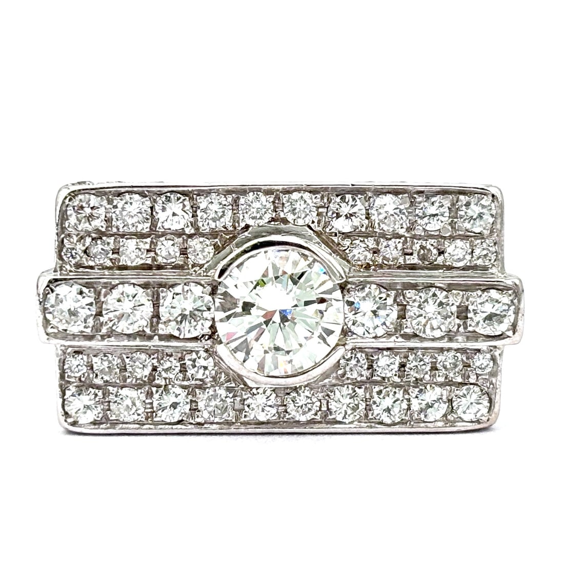 White gold and diamond bridge ring with maxi solitaire; 2.22-2.32 ct total- 13.69 gr: Magnificent 18 kt white gold band ring with important central brilliant-cut solitaire diamond of over one carat set on precious, linear rails of brilliants. Sophisticated design and sublime setting fo