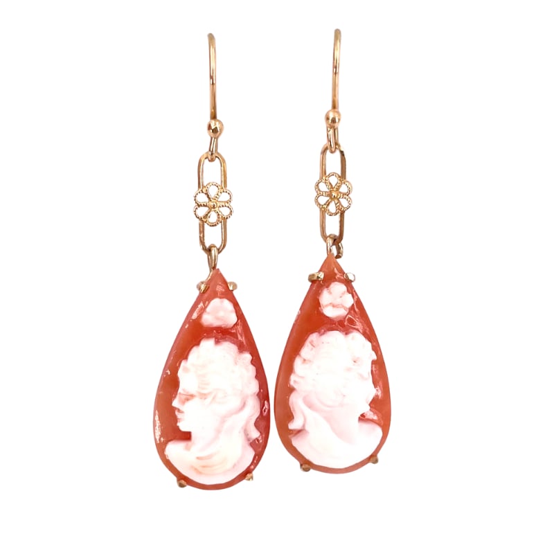 Vintage cameos and gold earrings; 6.30 gr.: Adorable vintage cameo earrings in 18 kt yellow gold, engraved on carnelian shell! A little work of art, super affordable, made jewel! Our company's certification is available for free, upon request. 