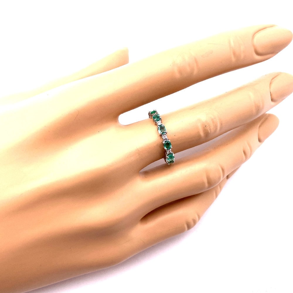 Eternelle emerald and diamond ring; 2.3 gr. - 4