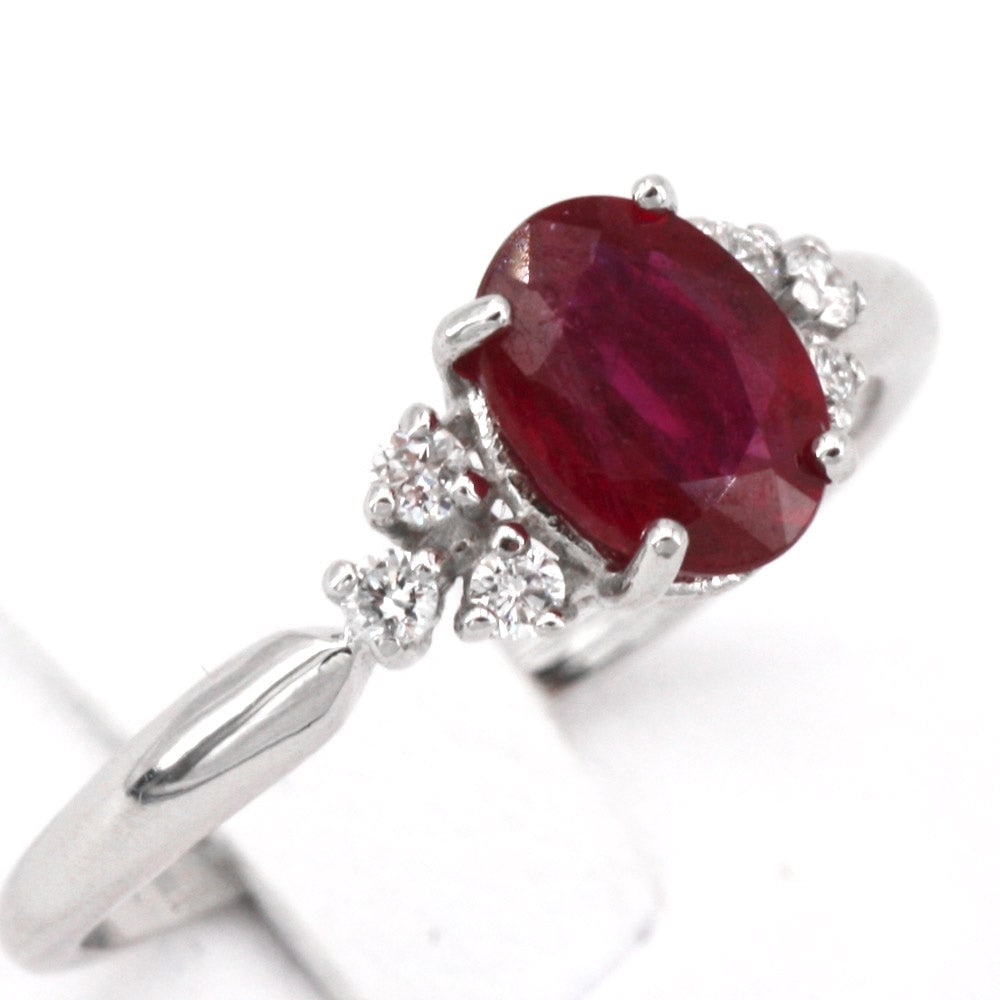 Ruby and diamond triptych ring in gold; 2.07 gr. - 3