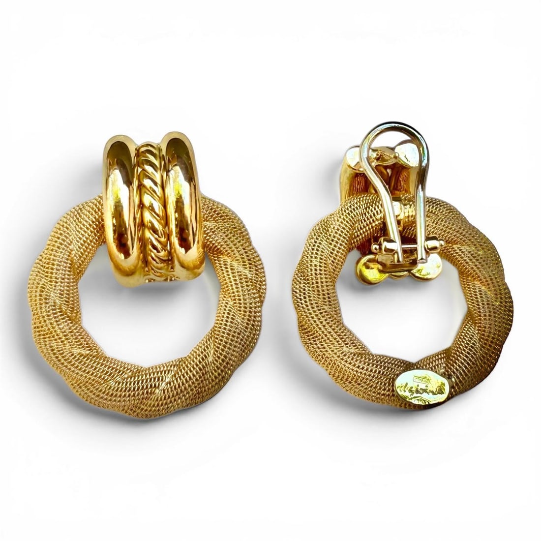 Il Gioiello Signed 18K Gold Statement Hoop Earrings - 16.7g - 27x27mm - Made in Italy: Elegant and bold 18K solid gold hoop earrings, crafted in Italy and signed “Il Gioiello”. A refined statement piece combining luxury craftsmanship with timeless design. • Weigh: 16.7g &bu
