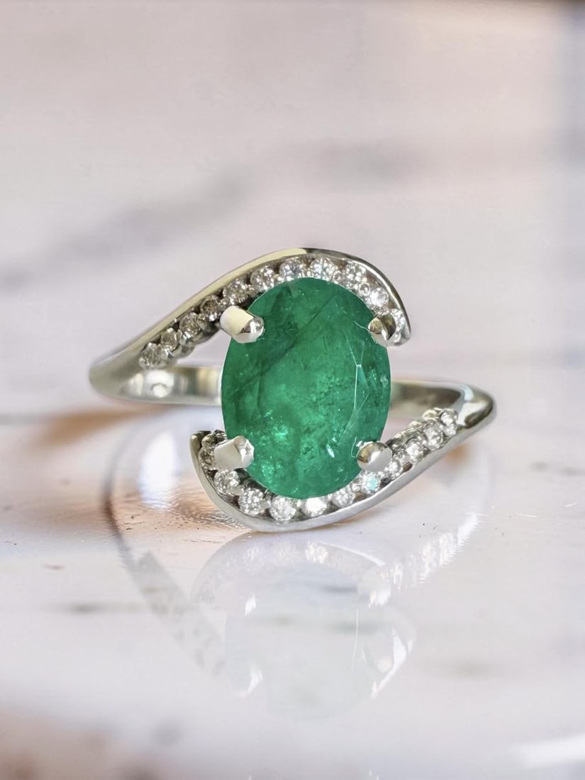 18K White Gold Ring 3.3g - 1.54ct Colombian Emerald - 0.12ct Natural Diamonds - 3.3g (1 of 6)