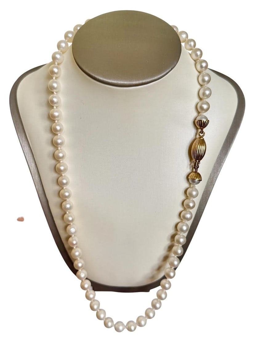 From the 1980s Akoya Pearl Necklace 31.3g - 18K Gold Clasp 3.5g - 7mm Pearls - 48cm (1 of 7)