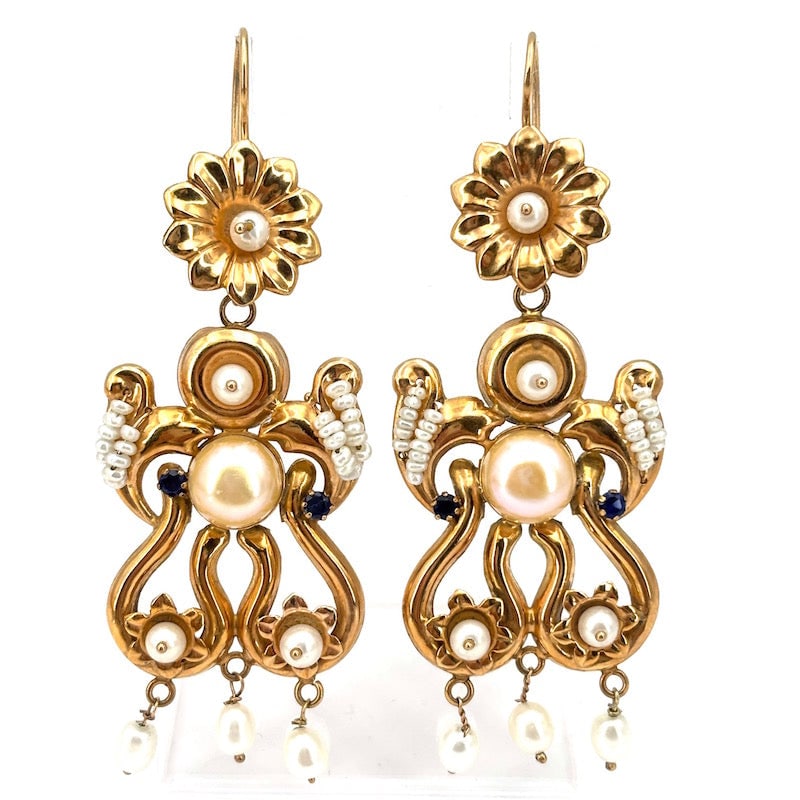 Vintage maxi drop earrings, pearls, synthetic sapphires, and gold - 7.5 cm; 16.07 g: Bargain!!! Magnificent, one-of-a-kind, handcrafted vintage maxi pendant earrings, a mix of chandelier and bohemian, with pearls and micropearls, handcrafted workmanship and sapphires, in 9kt yellow go
