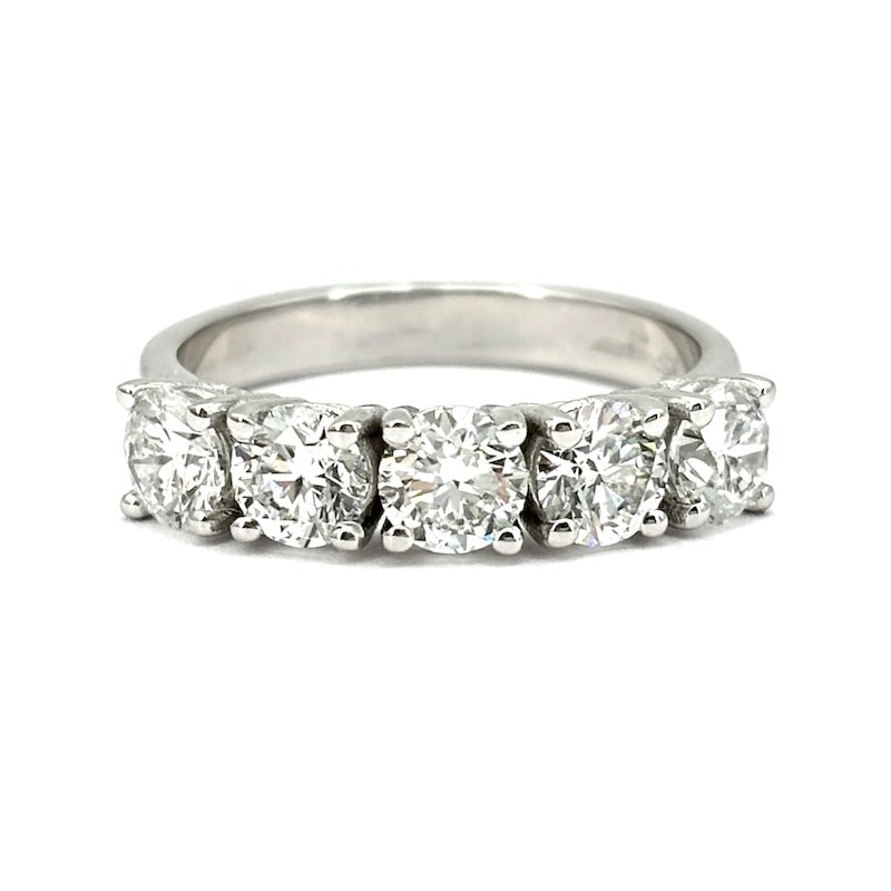 Riviera ring with 5 diamonds and white gold - 1.83 ct; 4.47 g: A fabulous, one-off riviera, a universal white ring, immortal and eternal!